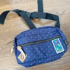 【美品】mei ドット柄ショルダーバッグ ネイビー　スポーティ　カジュアルのサムネイル
