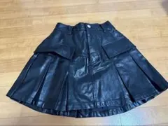 新品未使用 レザー プリーツ スカート 黒