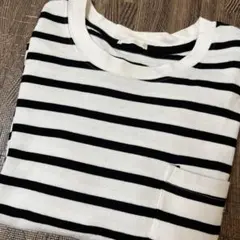ボーダー柄 ポケット付き 半袖Tシャツ Mサイズのサムネイル
