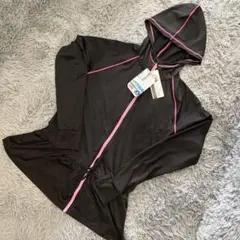 新品未使用✨ラッシュガード　日除け　ブラック　黒　水着　夏物