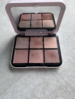 SNIDEL アイシャドウパレット 6色入り 01