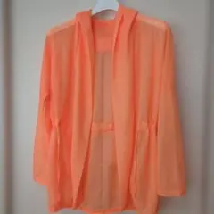 フード付きネオンオレンジラッシュガード