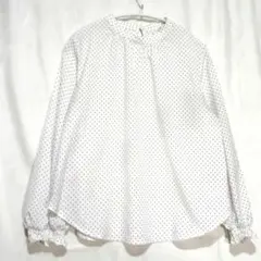 【アースミュージック & 】トップス/ブラウス/プルオーバー/白地に黒のドット柄