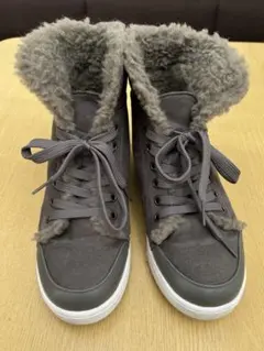 CＬＯS S H Iクロッシーしまむらレディース靴　ハイカットスニーカー　紐靴