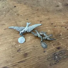 【フランスアンティーク】ツバメのブローチ　2個セット