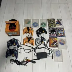 ゲームキューブ用コントローラー11個、メモリーカード37枚、ソフト38本 