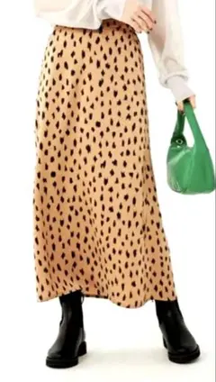 ユナイテッドアローズ　ロングスカート　ベージュ　フリーサイズ