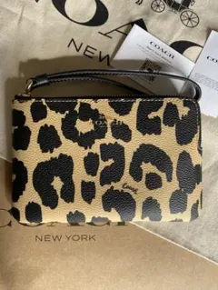COACH/CR946】コーナー ジップ リストレット・フローラル プリント 