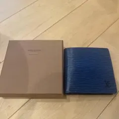 LOUIS VUITTON エピ 二つ折り財布 ブルーのサムネイル