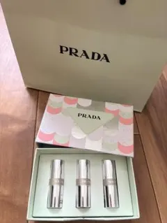 PRADA リップ ハンドクリームセット - メルカリ