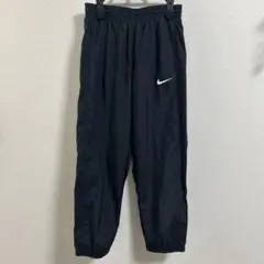 NIKE キッズ　140〜150cm ナイロンパンツ　ジョガーパンツ　美品のサムネイル