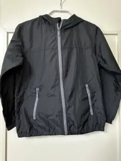 【未使用品】UNIQLO 超薄手ナイロンパーカー　120 黒