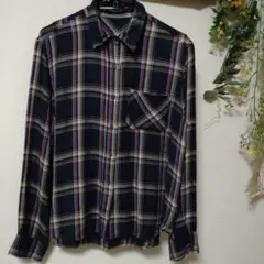 【美品】レディース　M サイズ　長袖チェックシャツ 　ネルシャツ　襟ワイヤー入り