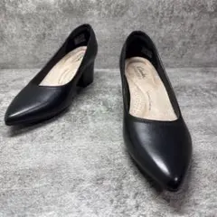 未使用級　Collection by Clarks パンプス ブラック　ヒールのサムネイル