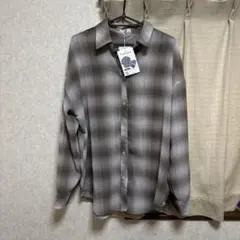 しまむら　lutique　シアーシャツ　　　ベージュ、茶系のサムネイル