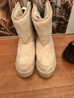 ボアブーツ ベージュ 厚底 バックジップ