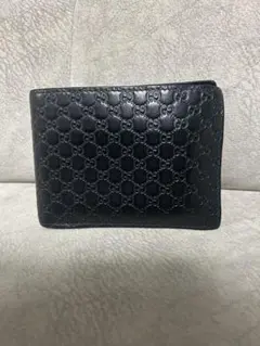 GUCCI ブラック レザー 二つ折り財布