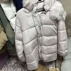 フード付き薄いピンクダウンジャケット