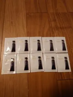 クレ・ド・ポーボーテ タンクレームエクラn オークル10