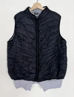 ブラックダウンベスト　グレーニット重ね着風　レディース　おしゃれアイテム　秋冬服