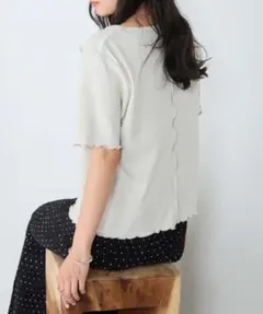 【forksy.】ラメリブ Uネック 半袖 メローTシャツ　オフホワイトのサムネイル