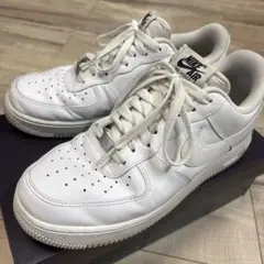 NIKE AIR FORCE 1 ホワイト スニーカー中古品26.5センチのサムネイル