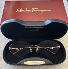 2025年最新】フェラガモサングラスケースの人気アイテム - メルカリ