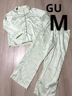 美品　GU サテンパジャマ　長袖　ロングパンツ　グリーン