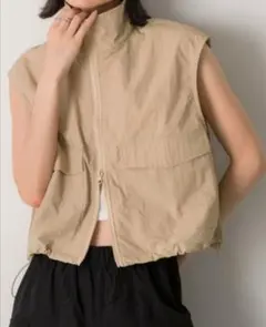 セール！ad thie ナイロンショートベスト ベージュ M-L スタンドカラー