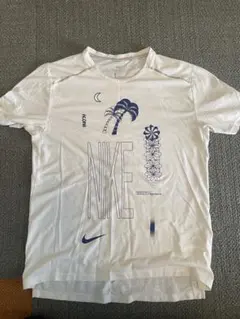 Nike DRI-FIT ホワイト Tシャツ