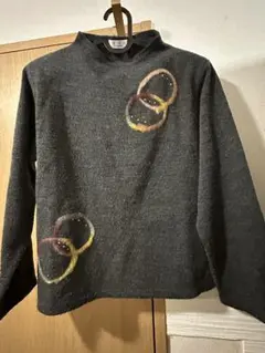 リングデザイングレー長袖ニット