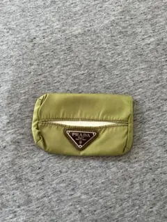 PRADAティッシュケース