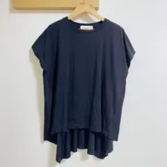 UNFILO アンフィーロ マイビューティ バックフレアTシャツのサムネイル