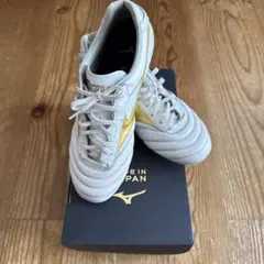 MIZUNO MORELIA NEO サッカースパイク (ホワイト ゴールド） - メルカリ