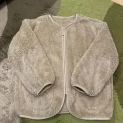 GU ジーユー　ベージュ アウター　140cm