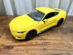 フォード・マスタング イエロー 1/18ミニカー2015 マイスト