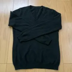 UNIQLOのカシミヤ100%ニット　Vネック　ブラック　M