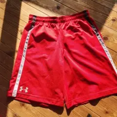 UNDER ARMOUR レッド ショートパンツ LG