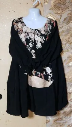 着物リメイク黒留袖豪華金彩テントラインワンピース