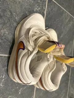 ブックワン　Nike ハイカットスニーカー ホワイト/オレンジ