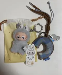 ラブブPINFORLOVEぬいぐるみアルファベットペンダント 【C】2個セット