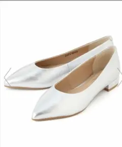 REGALシルバー ポインテッドトゥ フラットシューズ