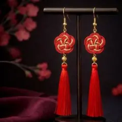 【色オーダー可】梅結びとタッセルのピアス（イヤリング）赤　和風　着物　袴　浴衣