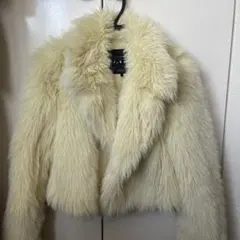 ZARA クリーム色 ファージャケット ショート丈