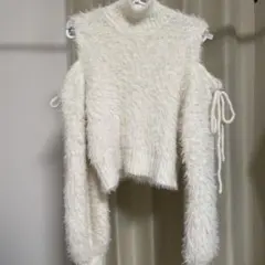 あざと肩空きフェザーニット