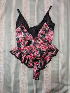 き*♦様 ME2114 最高級品 フラワープリント フリルボディースーツ LL