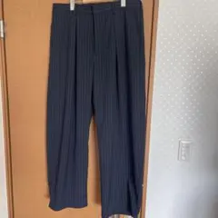 ネイビー ストライプ バレルレッグスラックス