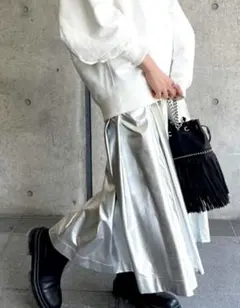 新品　シルバーフレアースカート　総ゴムフリーサイズ　上代￥18480