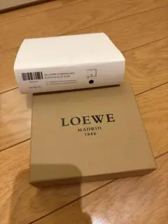 ロエベ　LOEWE 財布　美品のサムネイル