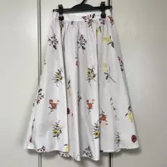 ミディ丈　花柄　フレアスカートのサムネイル